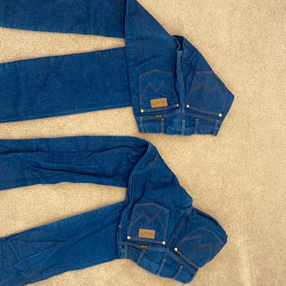 cowboy cut wrangler jeans - Picture 3 of 3